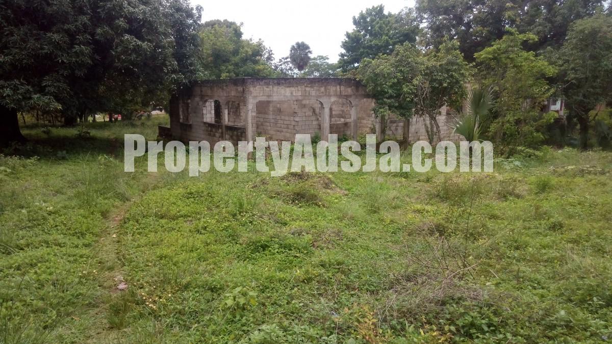 House For Sale in Cambridge, St. Elizabeth Jamaica