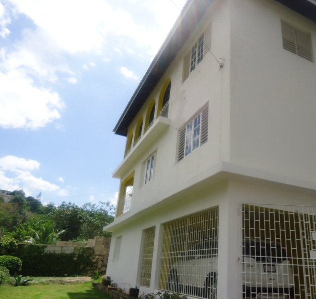 House For Sale in Belvedere, Kingston / St. Andrew Jamaica