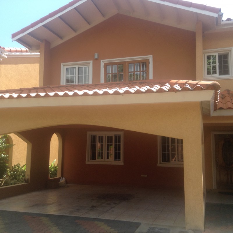 Townhouse For Sale in Norbrook, Kingston / St. Andrew Jamaica