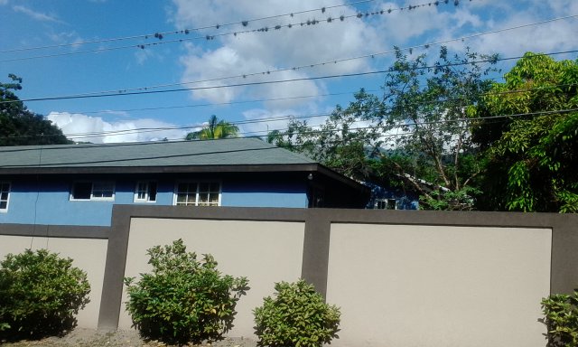 House For Sale in Constant Spring Estate, Kingston / St. Andrew Jamaica ...