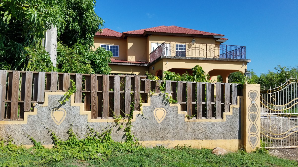 House For Sale in SPANISH TOWN, St. Catherine Jamaica