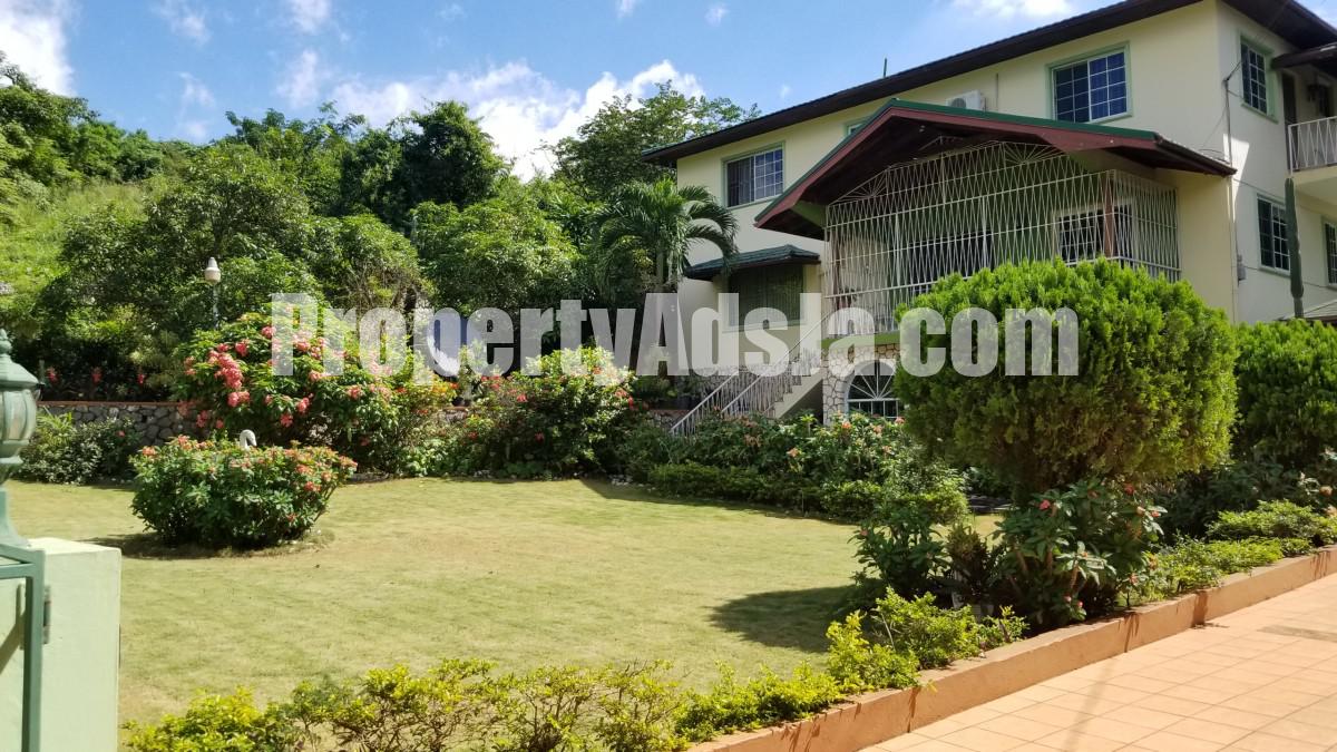 House For Sale in Golden Acres Red Hills, Kingston / St. Andrew Jamaica