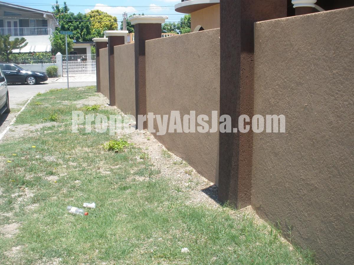 Apartment For Rent in Three Oaks Gardens, Kingston / St. Andrew Jamaica