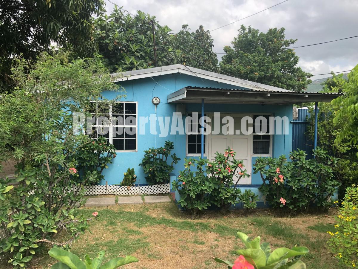 House For Sale in Pembroke Hall, Kingston / St. Andrew Jamaica