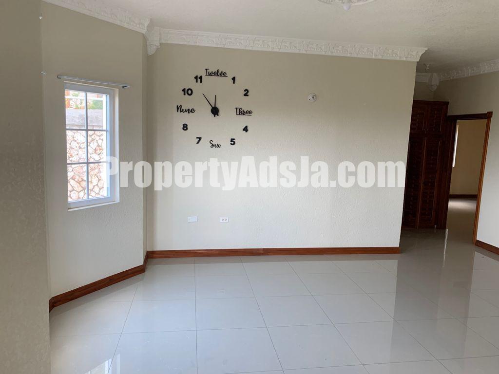 Apartment For Rent in Mayfair Ave Red Hills St Andrew, Kingston / St