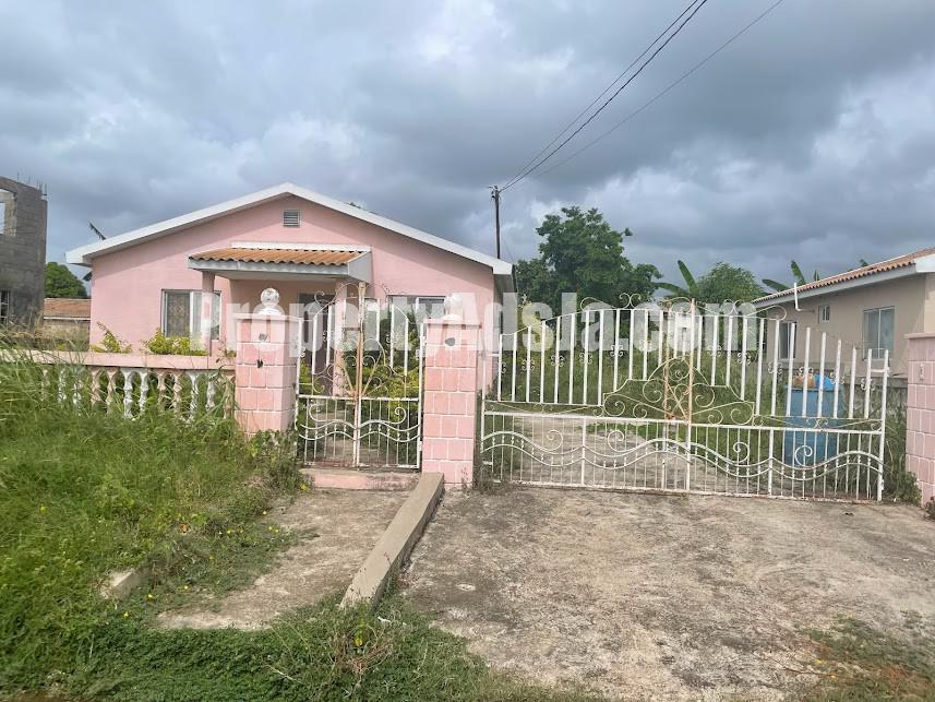 House For Sale in BUSHY PARK, St. Catherine Jamaica