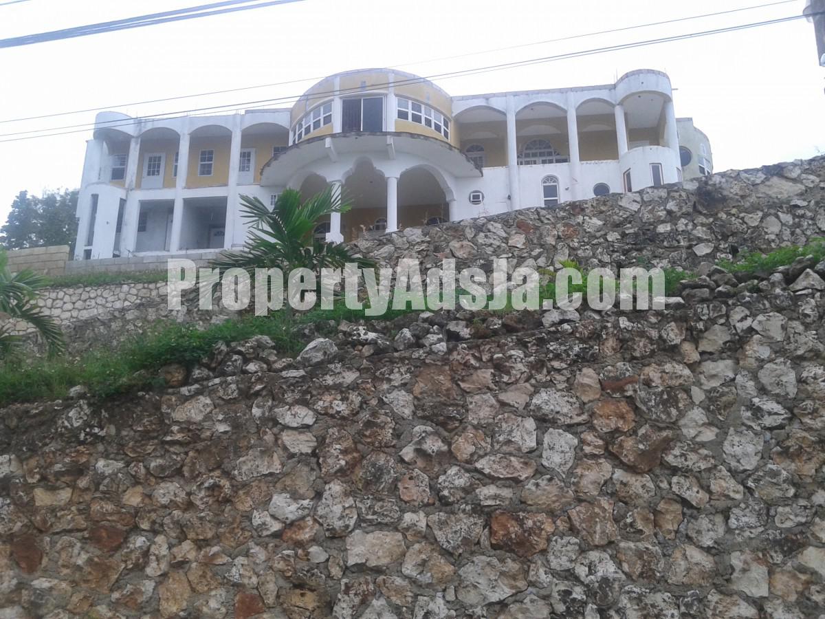 House For Sale in Chancery Hall, Kingston / St. Andrew Jamaica