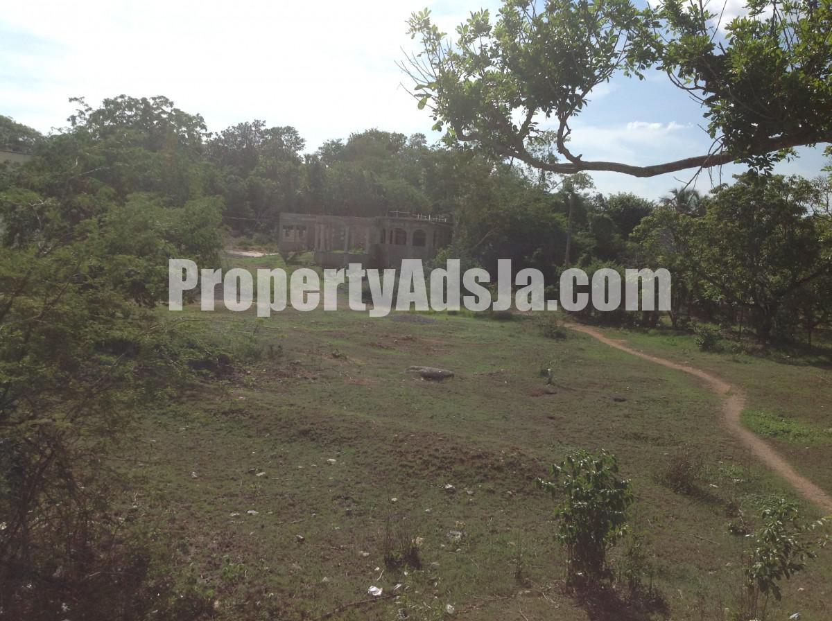 Residential lot For Sale in May Pen, Clarendon Jamaica