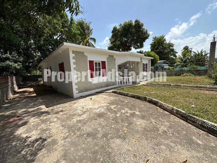 House For Sale in Lauriston Block O, St. Catherine Jamaica