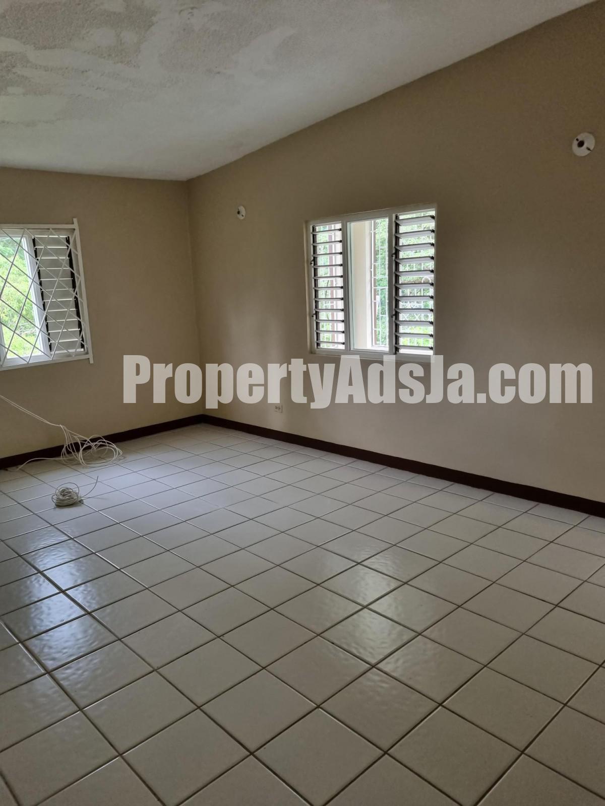 Flat For Rent in Golden Spring, Kingston / St. Andrew Jamaica
