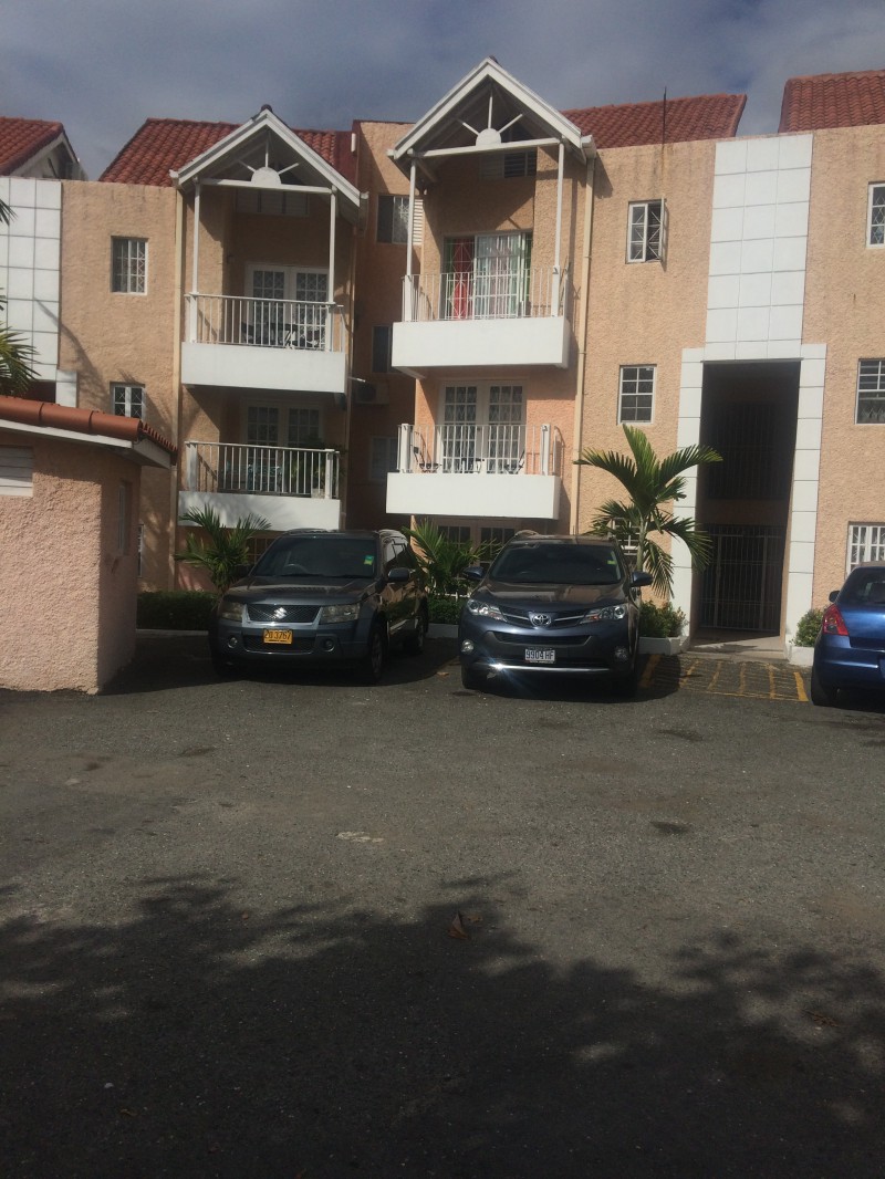 Apartment For Rent in HOPE ROAD KINGSTON 6, Kingston / St. Andrew