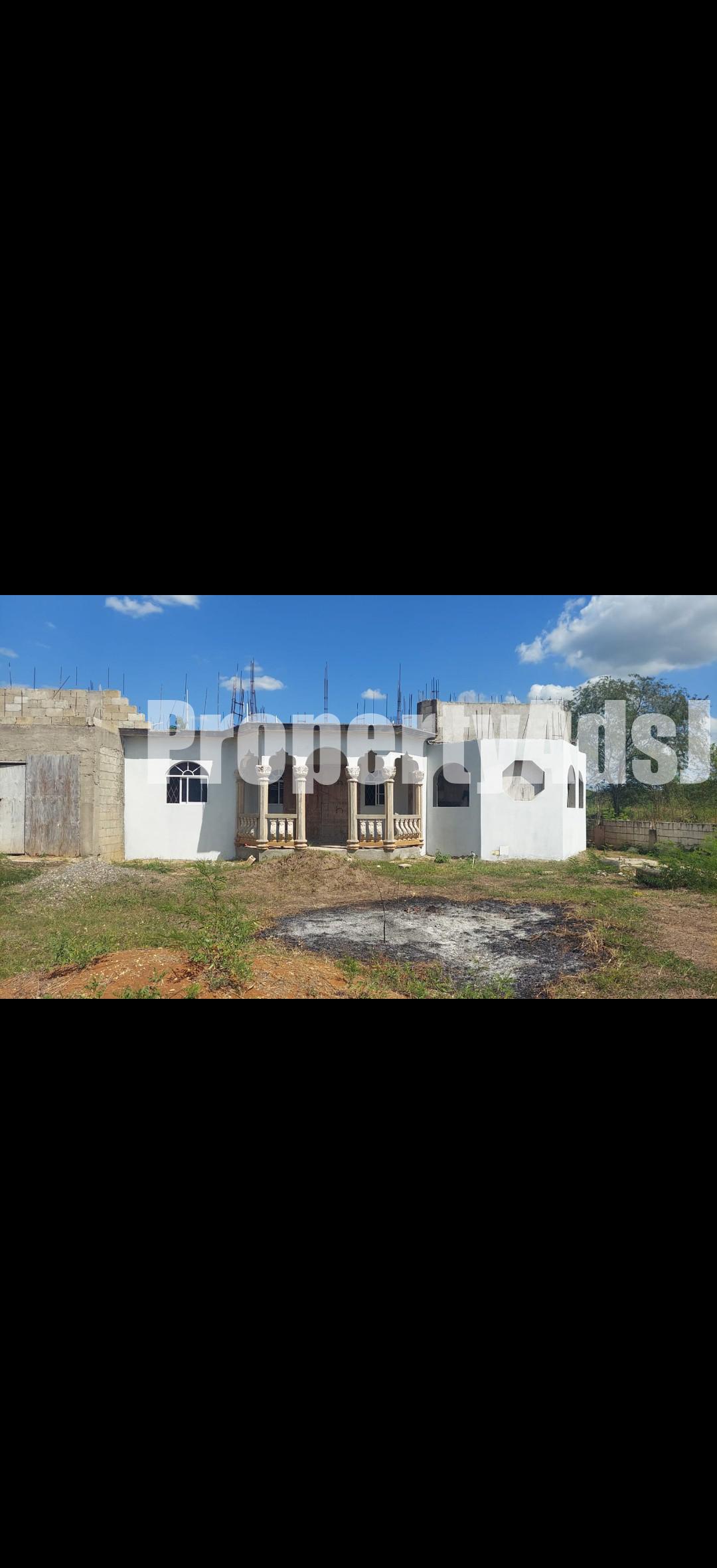 House For Sale in Four path Clarendon, Clarendon Jamaica