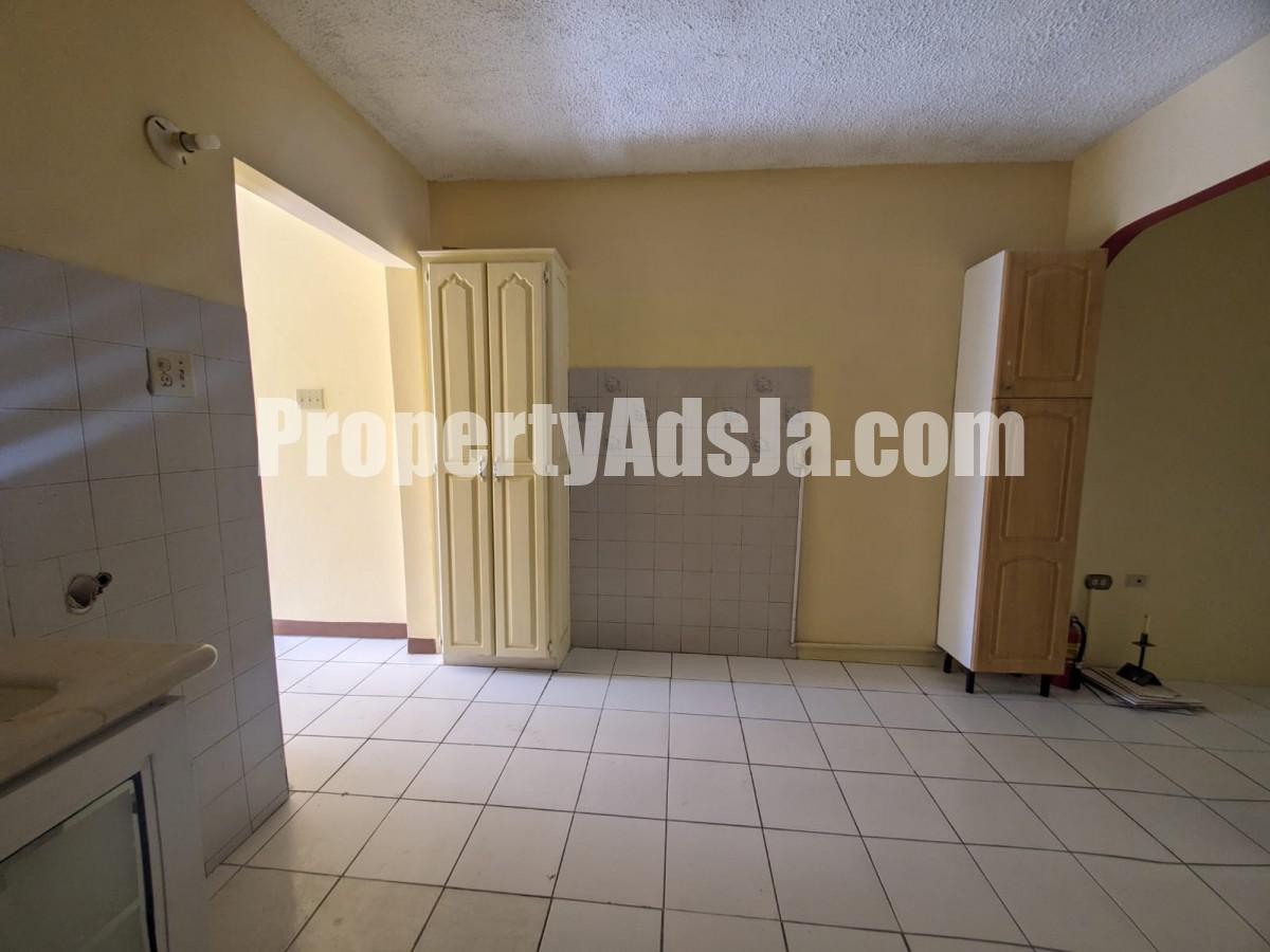 Townhouse For Rent in Patrick Gardens Patrick City, Kingston / St