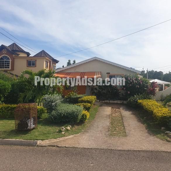 House For Sale in Coral Spring Village Duncans, Trelawny Jamaica