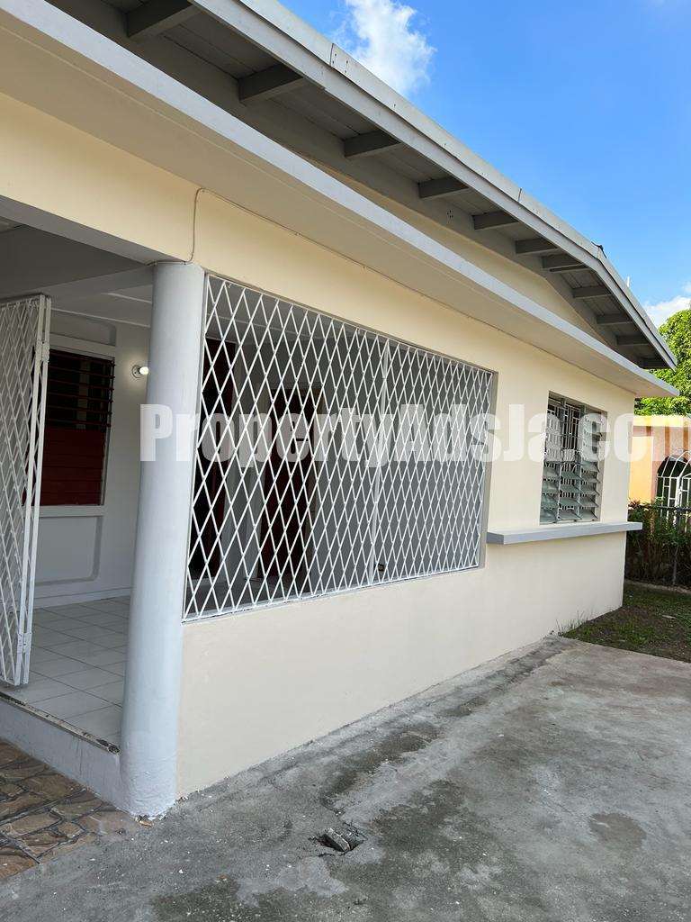 House For Sale in Hughenden, Kingston / St. Andrew Jamaica
