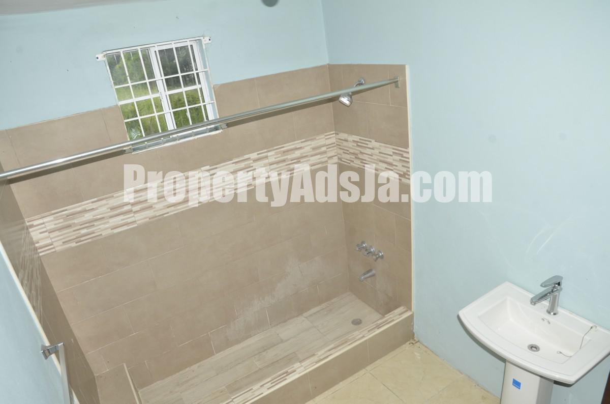 House For Sale in Spalding, Manchester Jamaica