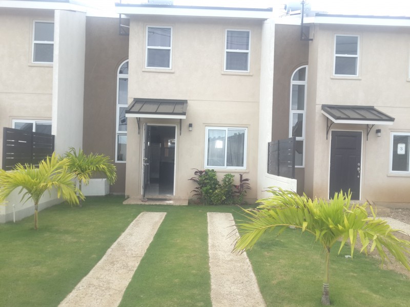 Townhouse For Sale in St Catherine, St. Catherine Jamaica