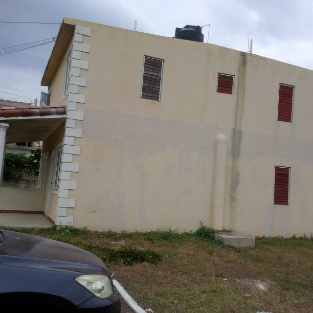 Townhouse For Sale in Ensom Acres, St. Catherine Jamaica