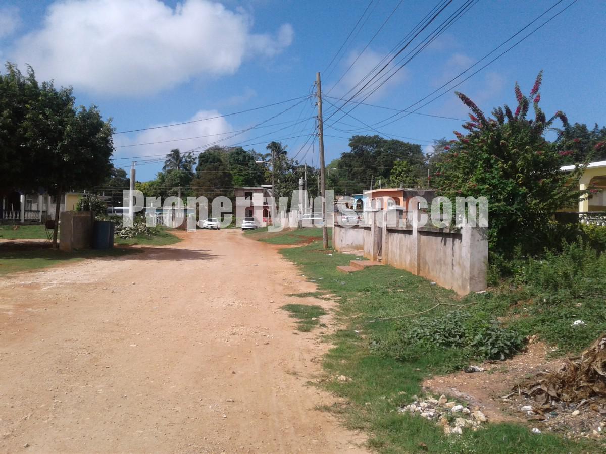 House For Sale in Duncans, Trelawny Jamaica