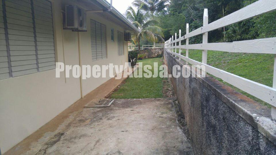 House For Sale in Exchange on Border of St Ann and St Mary, St. Ann