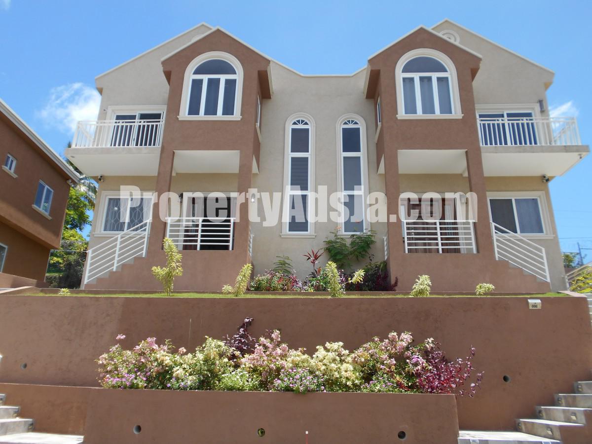 Townhouse For Sale in Ocho Rios, St. Ann Jamaica