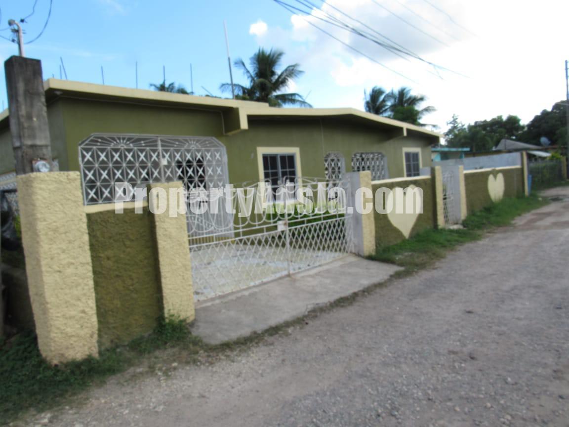House For Sale in New Town, Clarendon Jamaica