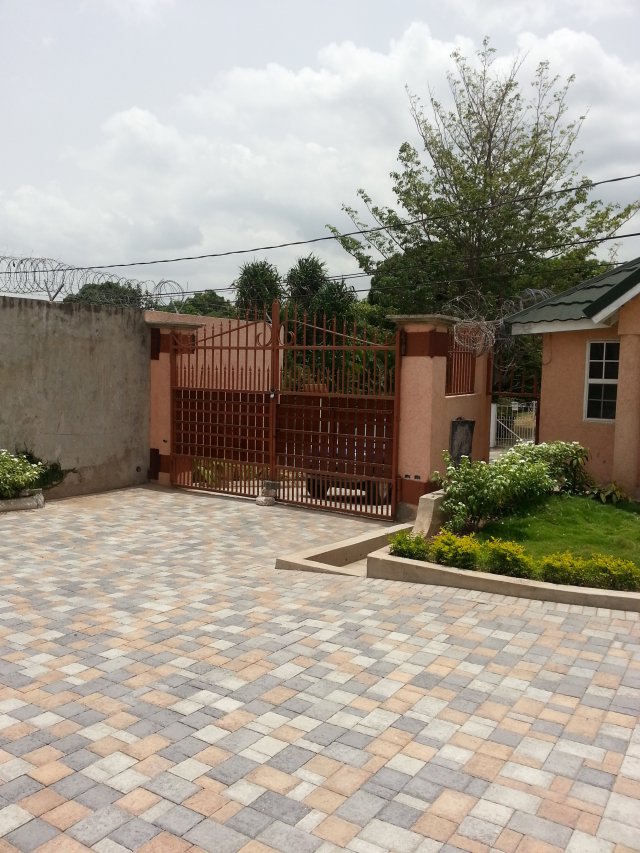 Townhouse For Sale in LIGUANEA, Kingston / St. Andrew Jamaica
