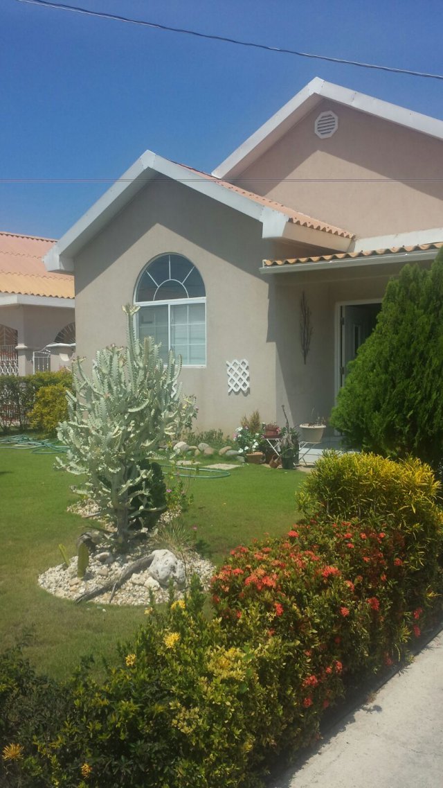 House For Sale in CARIBBEAN ESTATE, St. Catherine Jamaica