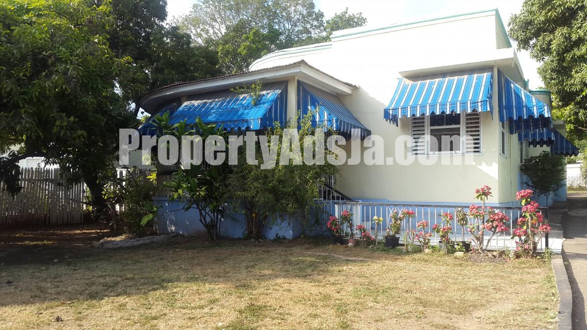 House For Sale in Kingston 6, Kingston / St. Andrew Jamaica