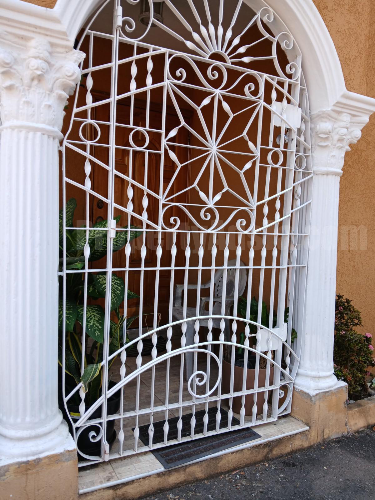 Apartment For Sale in Red Hills Molynes Gardens Negotiable, Kingston / St. Andrew Jamaica photo 7