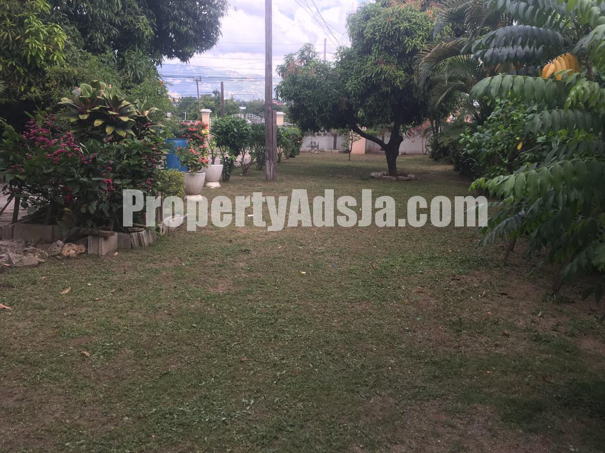 House For Sale in Red Hills Road, Kingston / St. Andrew Jamaica