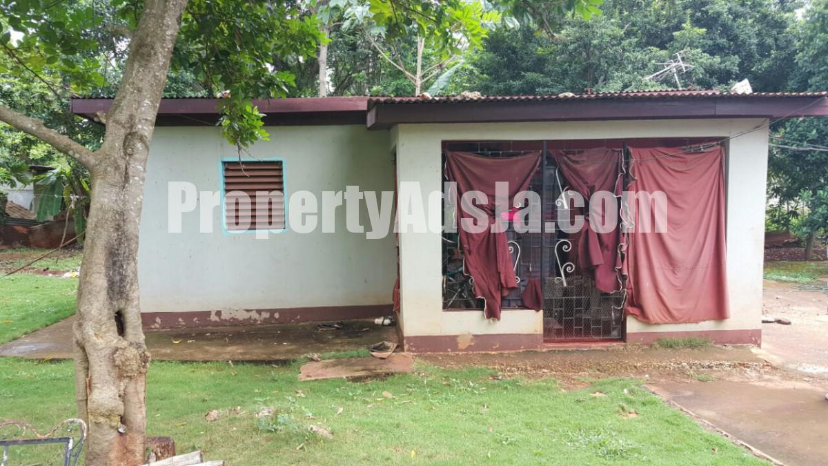 House For Sale in FRASERS CONTENT, St. Catherine Jamaica