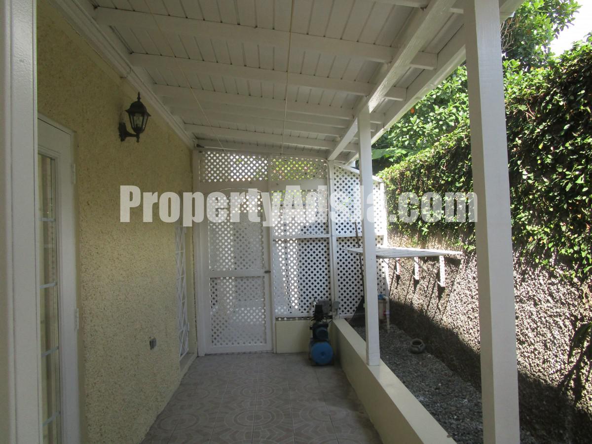Townhouse For Rent in canterbury manor, Kingston / St. Andrew Jamaica