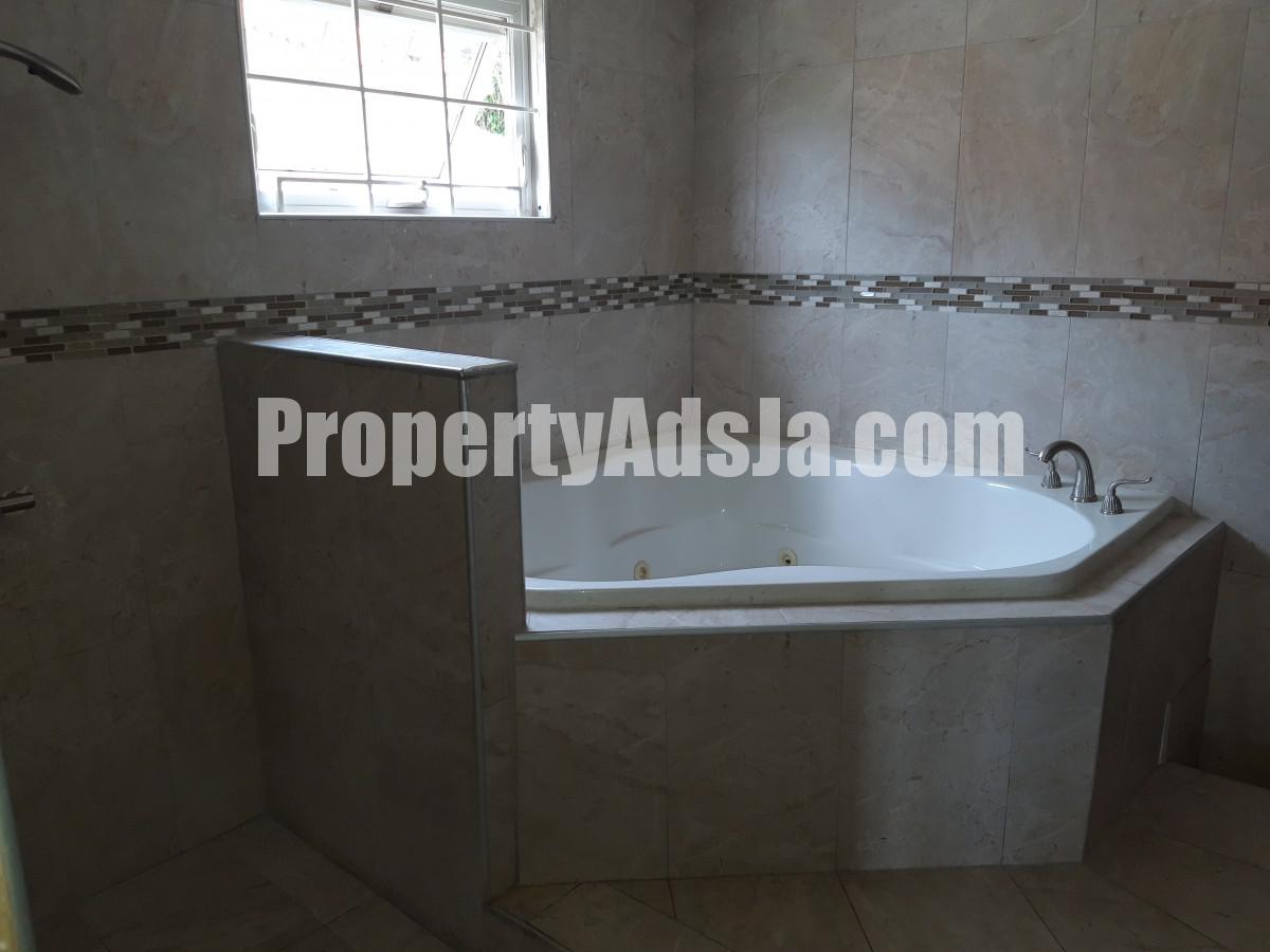 Townhouse For Rent in Jacks Hills, Kingston / St. Andrew Jamaica