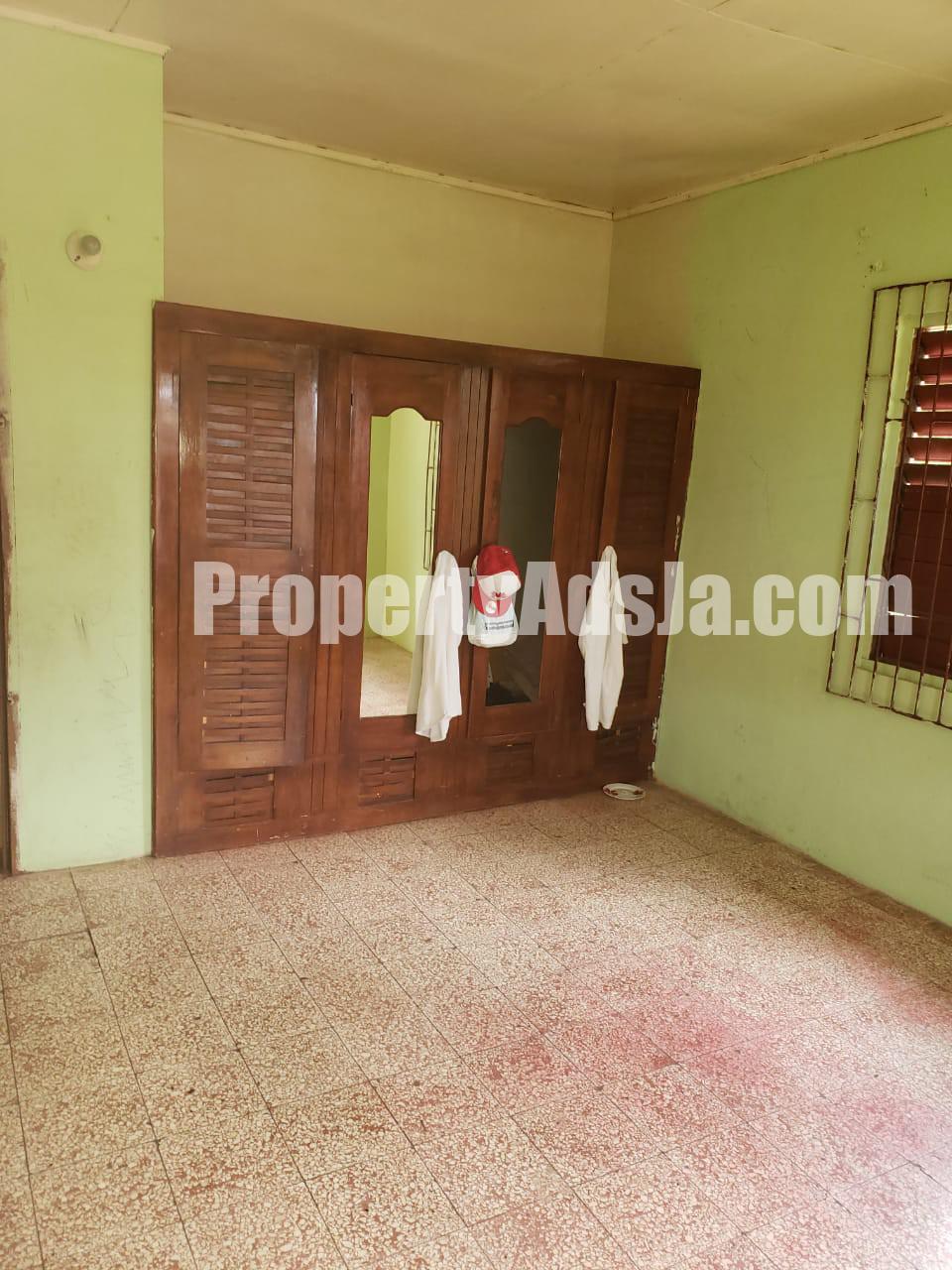 House For Sale in Four Paths, Clarendon Jamaica