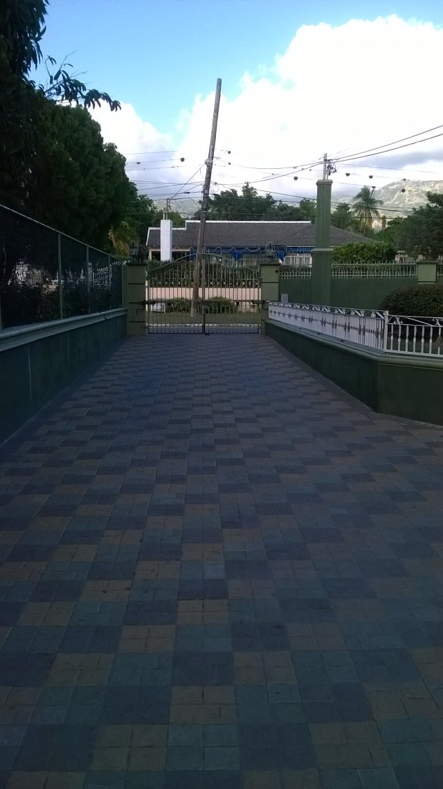 House For Sale in Arcadia Drive Kingston 8, Kingston / St. Andrew