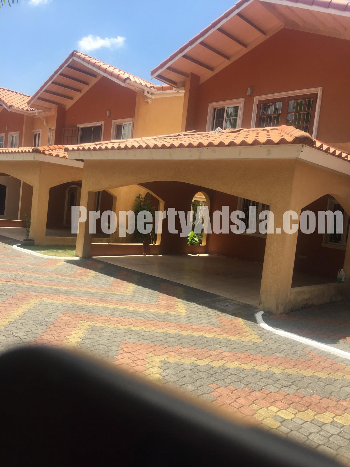 Townhouse For Sale in NORBROOK KINGSTON 6, Kingston / St. Andrew