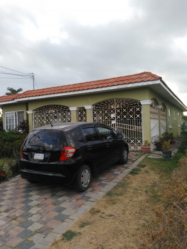 House For Sale in Sydenham Villa, St. Catherine Jamaica