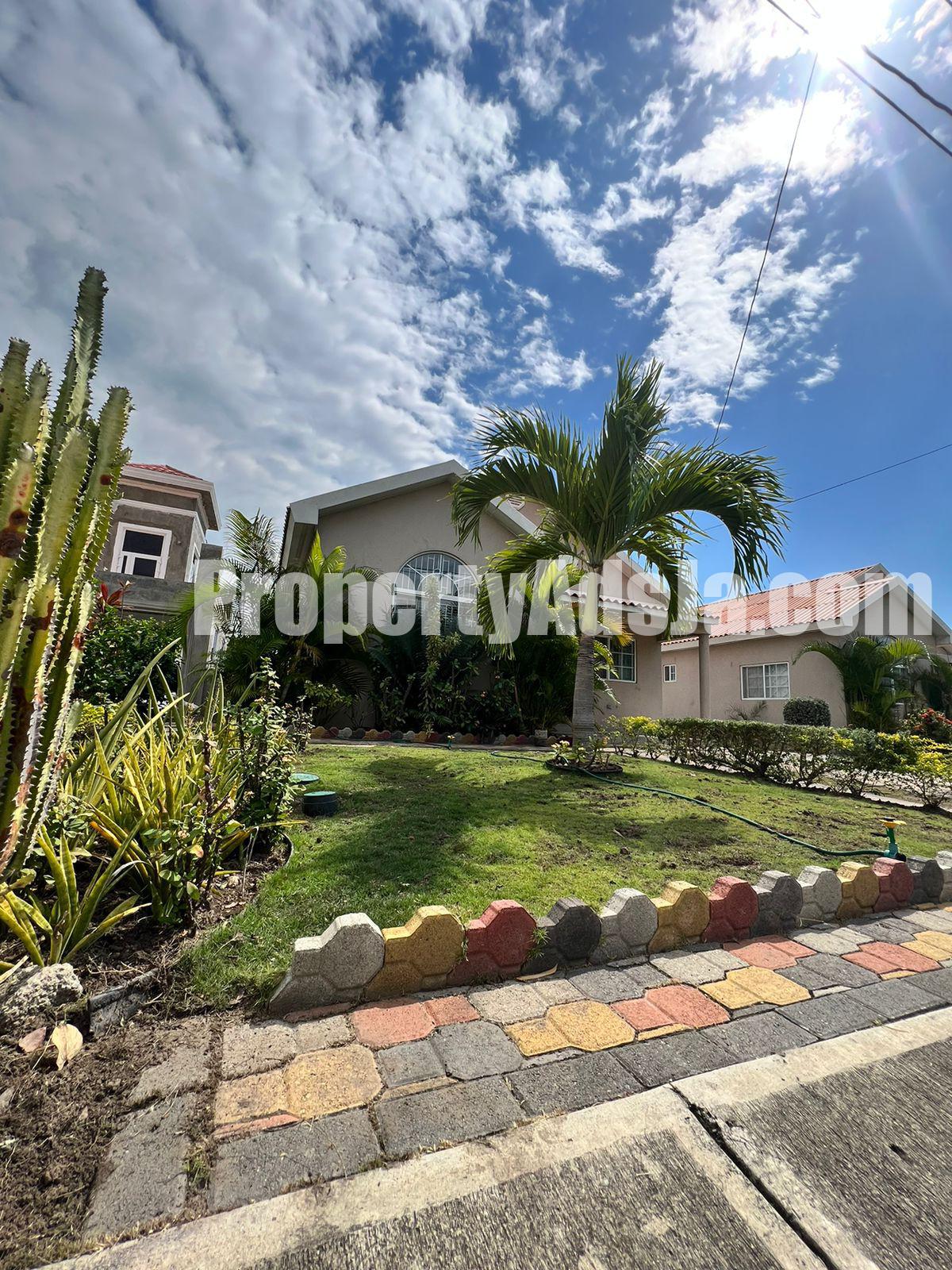 House For Rent in Caymanas Country Club Estate, St. Catherine Jamaica