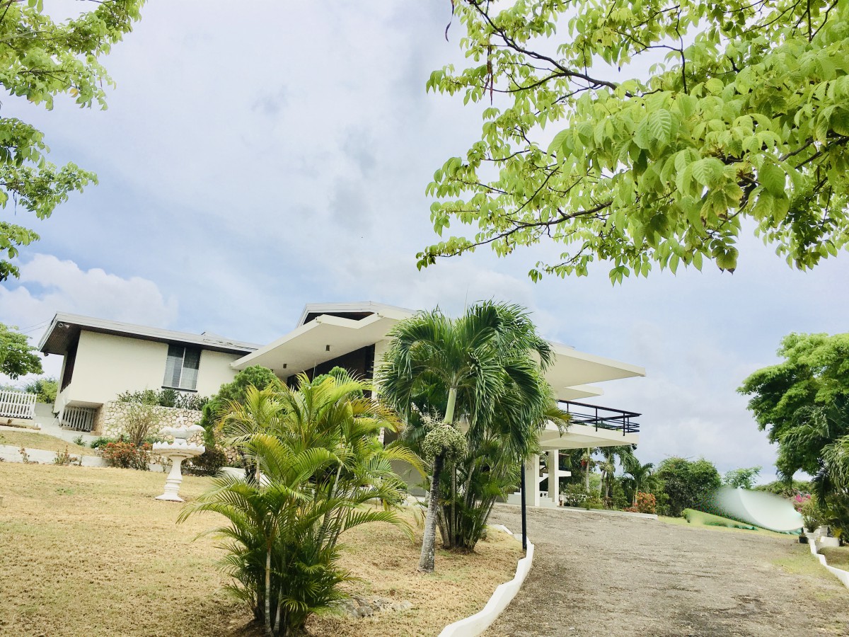 House For Sale in Kingston 8, Kingston / St. Andrew Jamaica