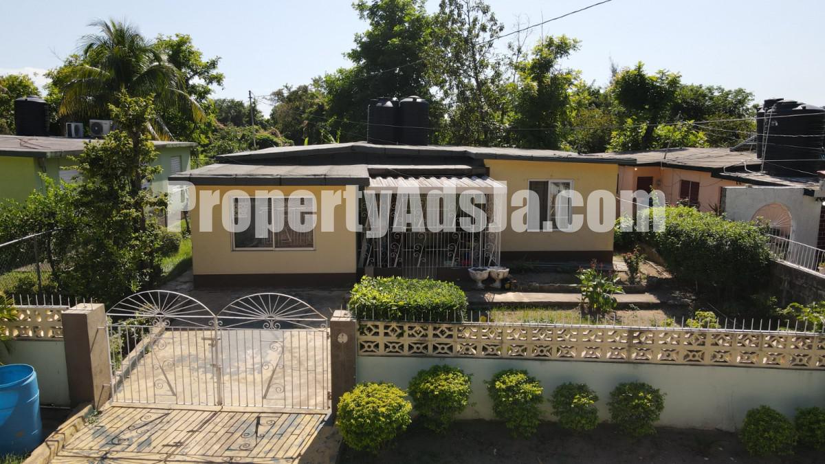 House For Sale in Meadowbrook Estates, Kingston / St. Andrew Jamaica