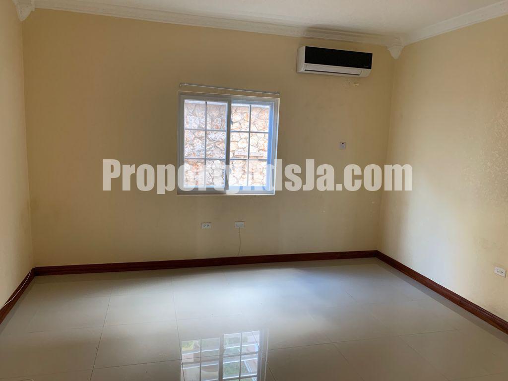 Apartment For Rent in Mayfair Ave Red Hills St Andrew, Kingston / St