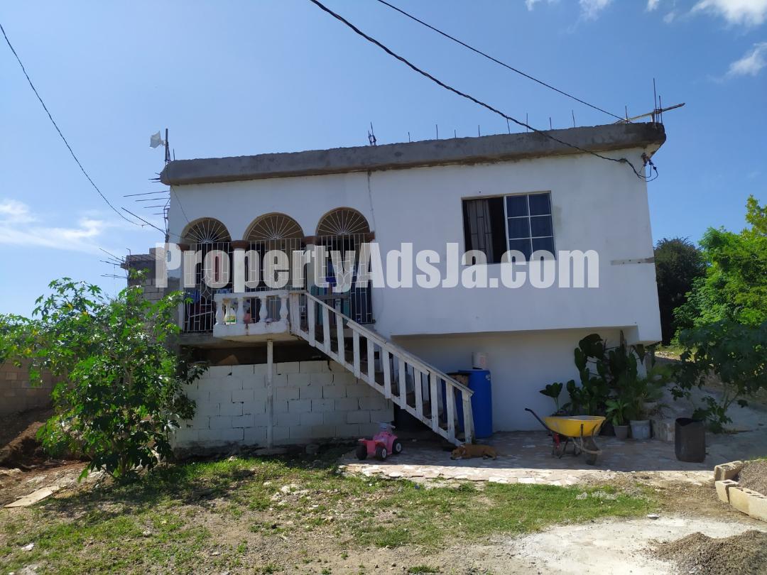 House For Sale in May Pen, Clarendon Jamaica