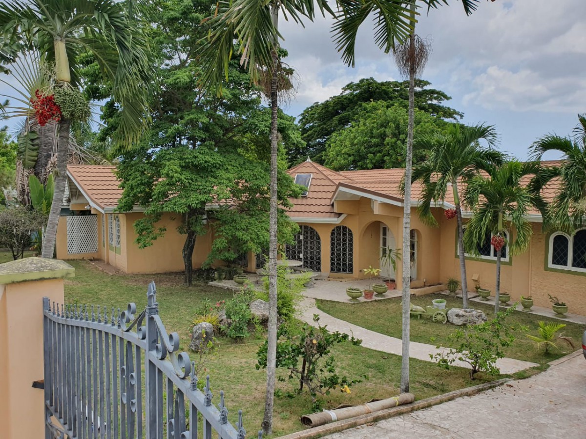 House For Rent in cherry gardens, Kingston / St. Andrew Jamaica