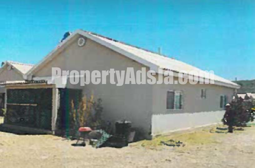 House For Sale in CAYMANAS COUNTRY CLUB ESTATE, St. Catherine Jamaica