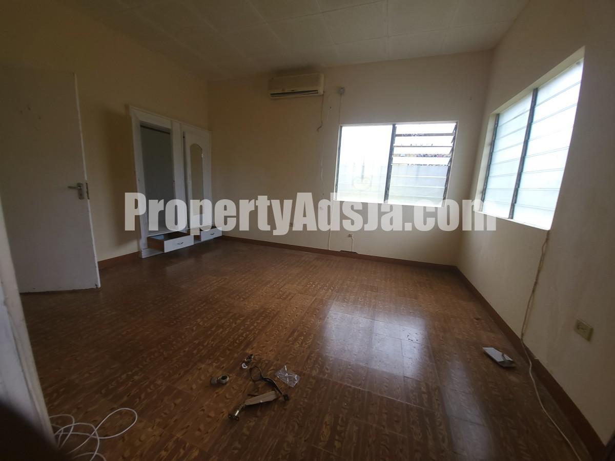 House For Sale in Meadowbrook, Kingston / St. Andrew Jamaica
