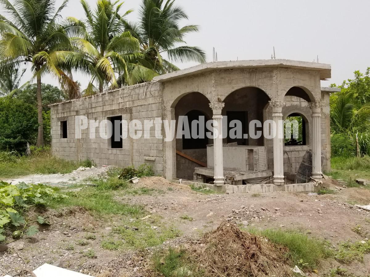 House For Sale in HAYES, Clarendon Jamaica