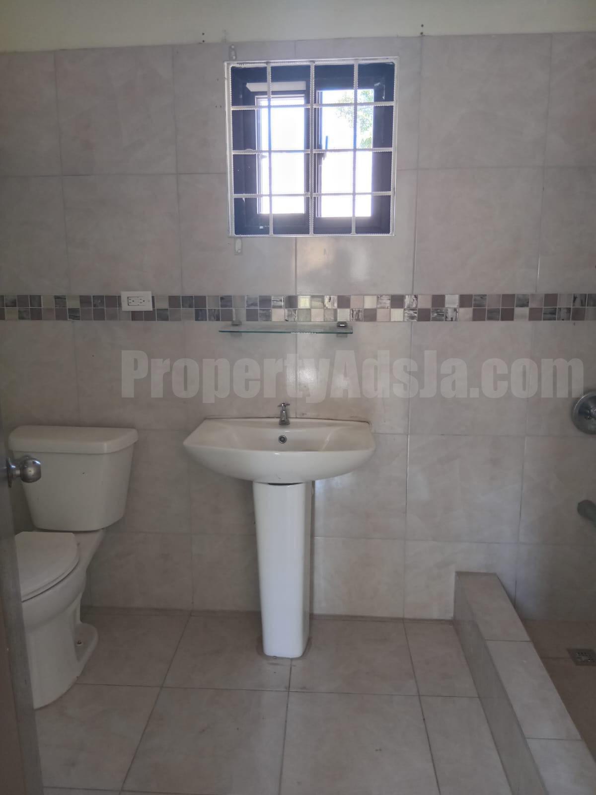 Flat For Rent in Vineyard Town, Kingston / St. Andrew Jamaica photo 5