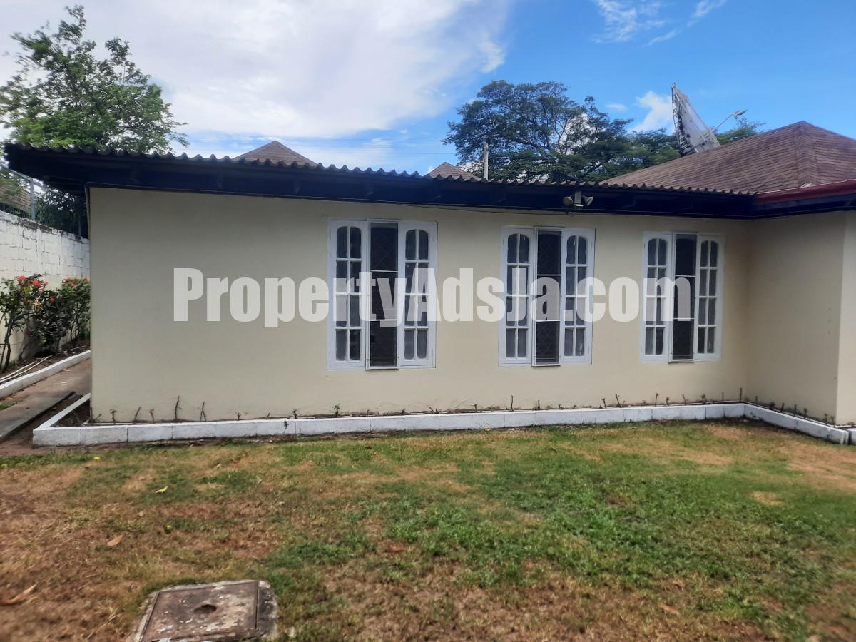 House For Rent in Off Shortwood Road, Kingston / St. Andrew Jamaica