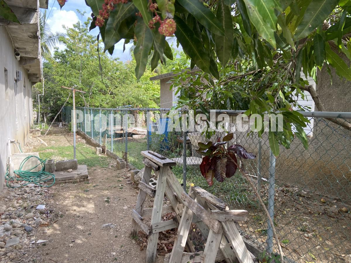 House For Sale in Fairview Park Spanish Town, St. Catherine Jamaica